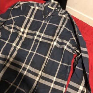 never worn burberry